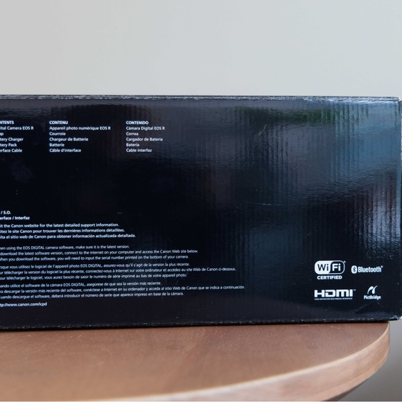 Canon EOS R mirrorless Digital Camera - - Picture 8 of 9